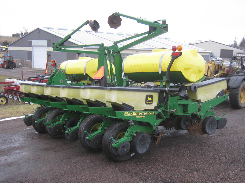 Planting Equipment  John Deere 1760 Planter  Photo